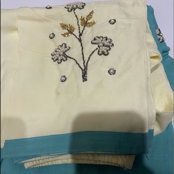 Indian Kurta Suit with Pajami - Picture 4 of 4